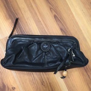Fossil Clutch